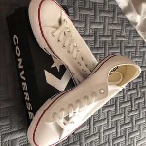 White Converse 10.5